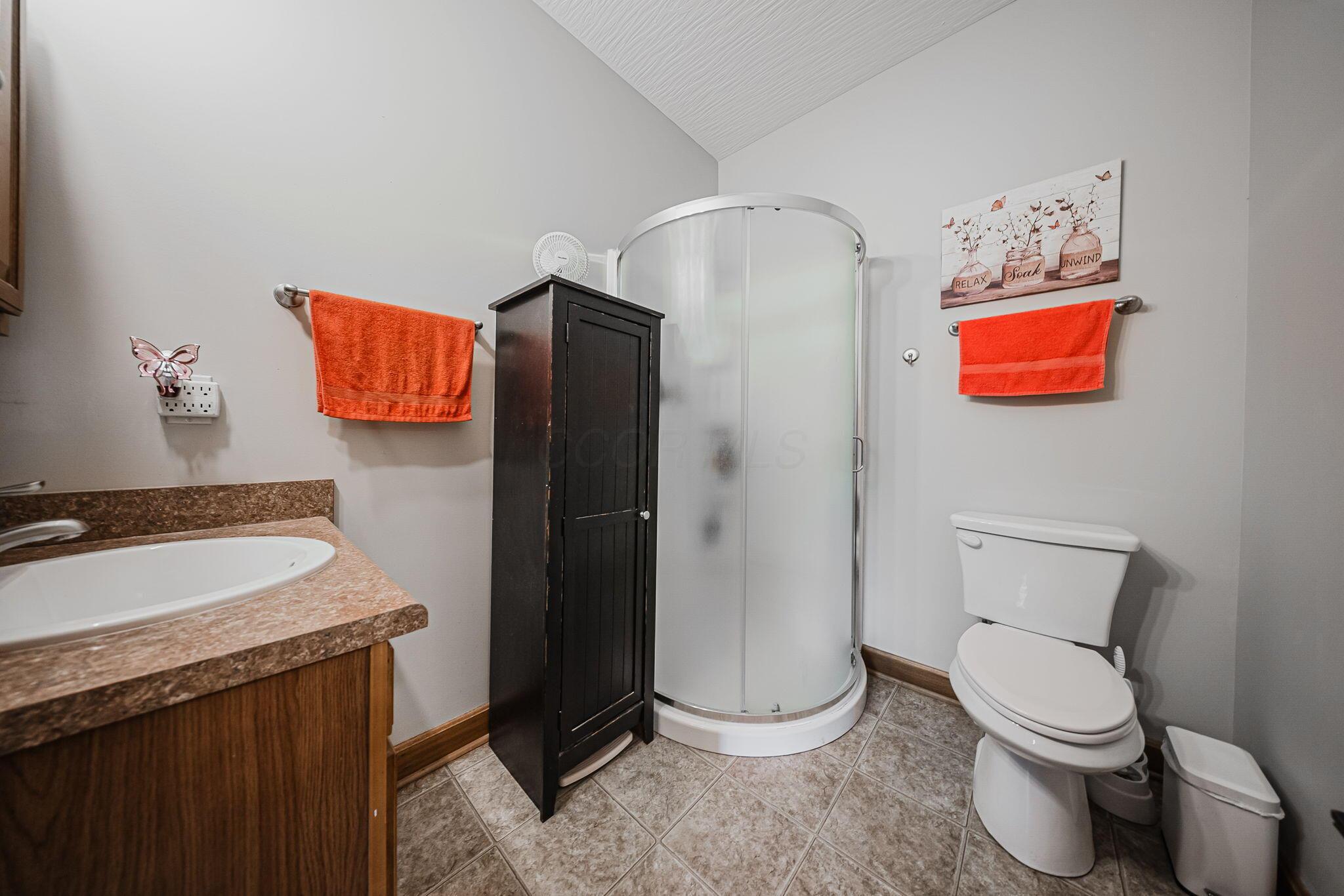 6684 Borror Road Grove City, OH 43123 - Photo 73 of 118 2nd home bath
