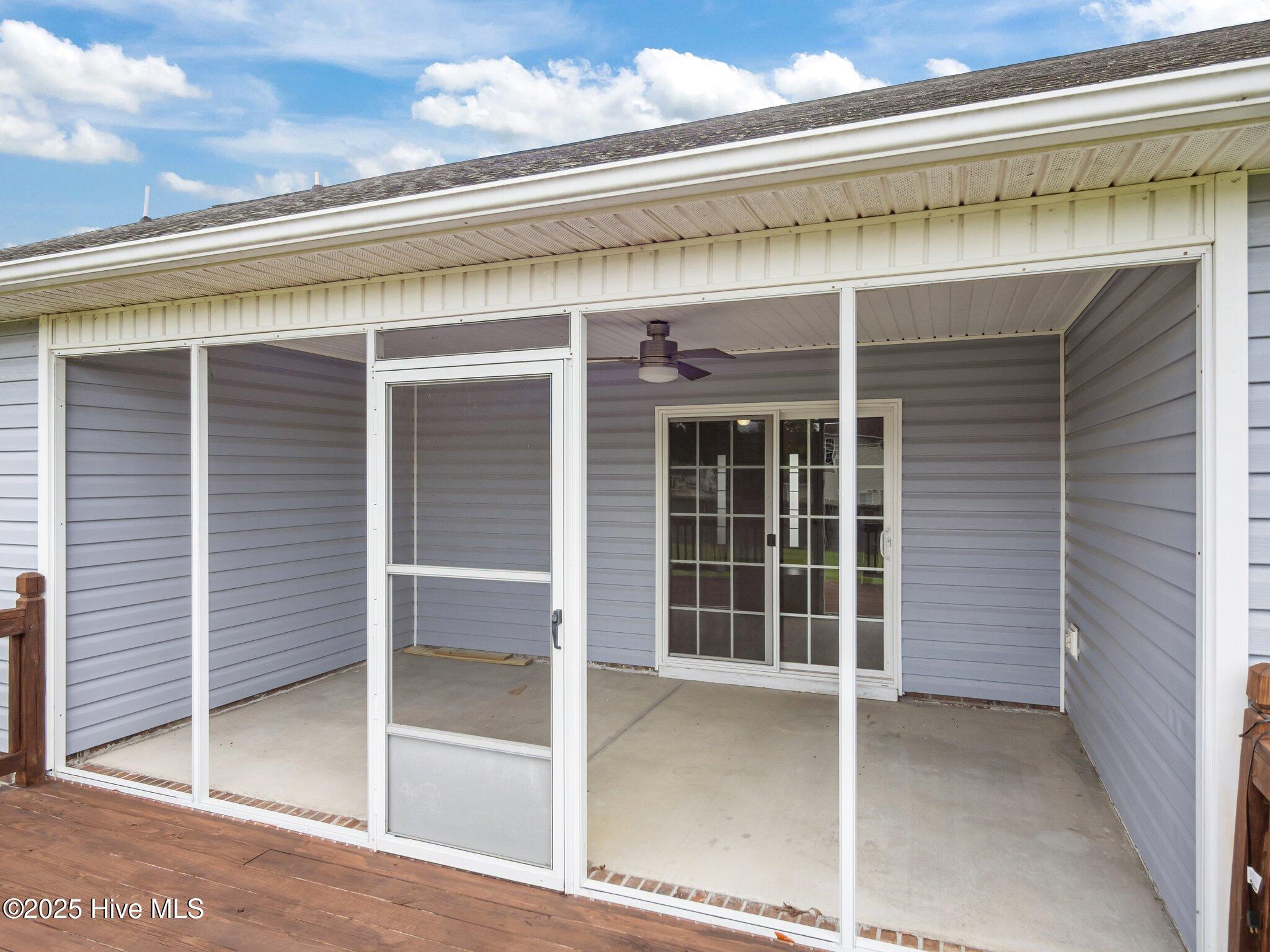 308 Springcreek Court Hubert, NC 28539 - Photo 36 of 50 Rear Screened Porch