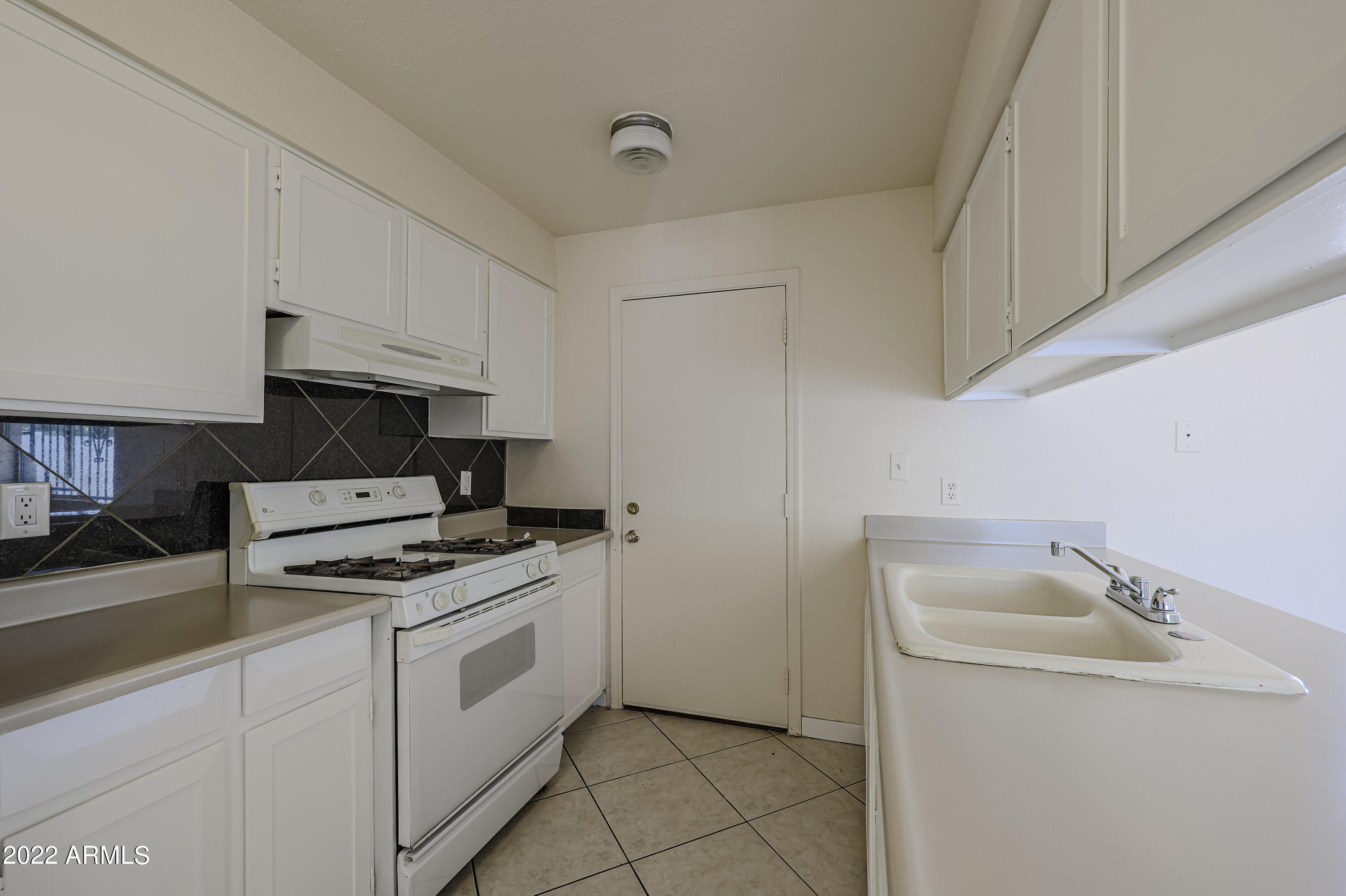 5407 West Granada Road Phoenix, AZ 85035 - Photo 12 of 26 B (11)