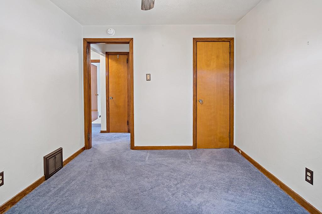 2839 Reiter Road Pittsburgh, PA 15235 - Photo 12 of 25 an empty room with closet