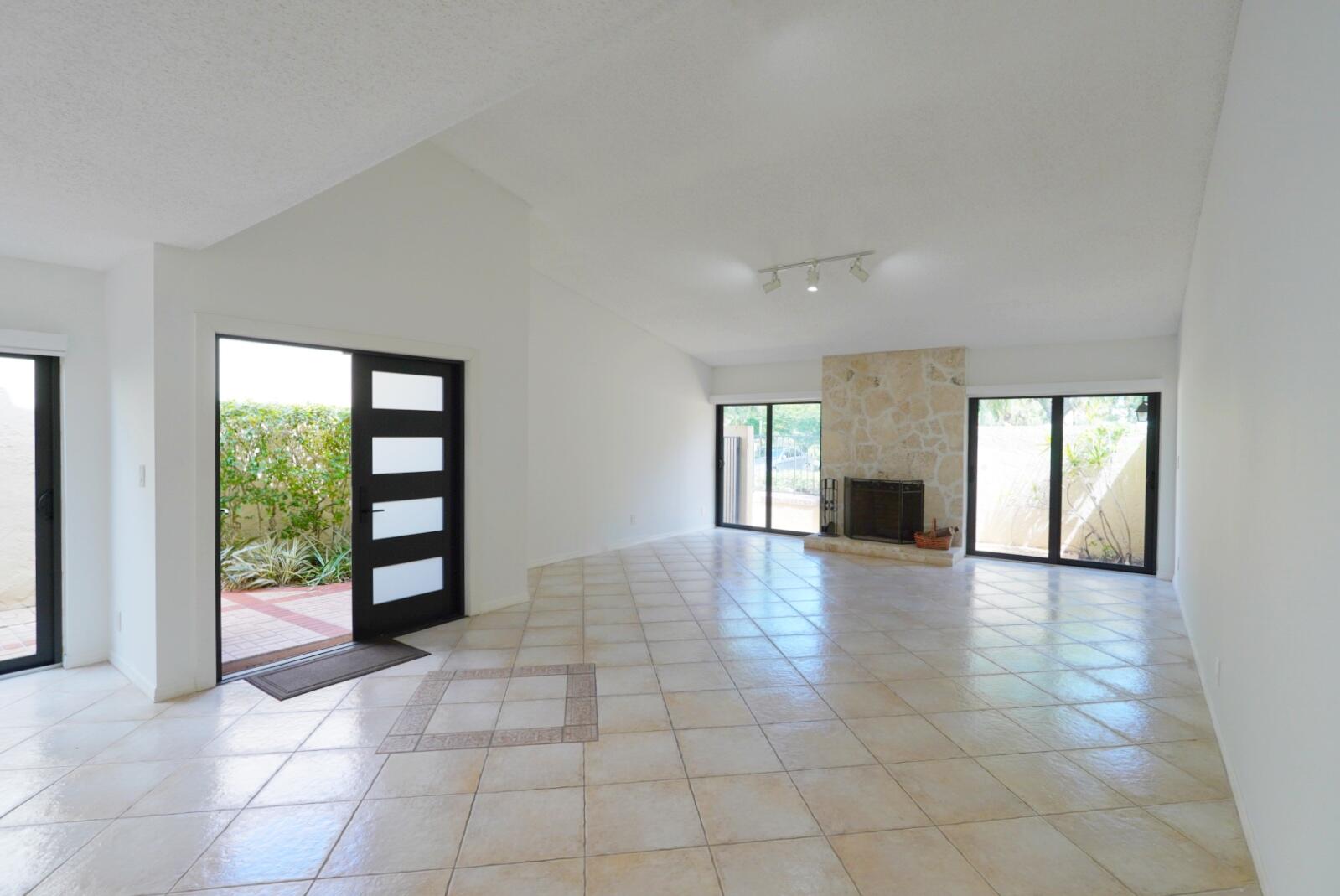 6829 Pradera Drive Boca Raton, FL 33433 - Photo 4 of 34 Photo Apr 21 2026, 3 02 18 PM
