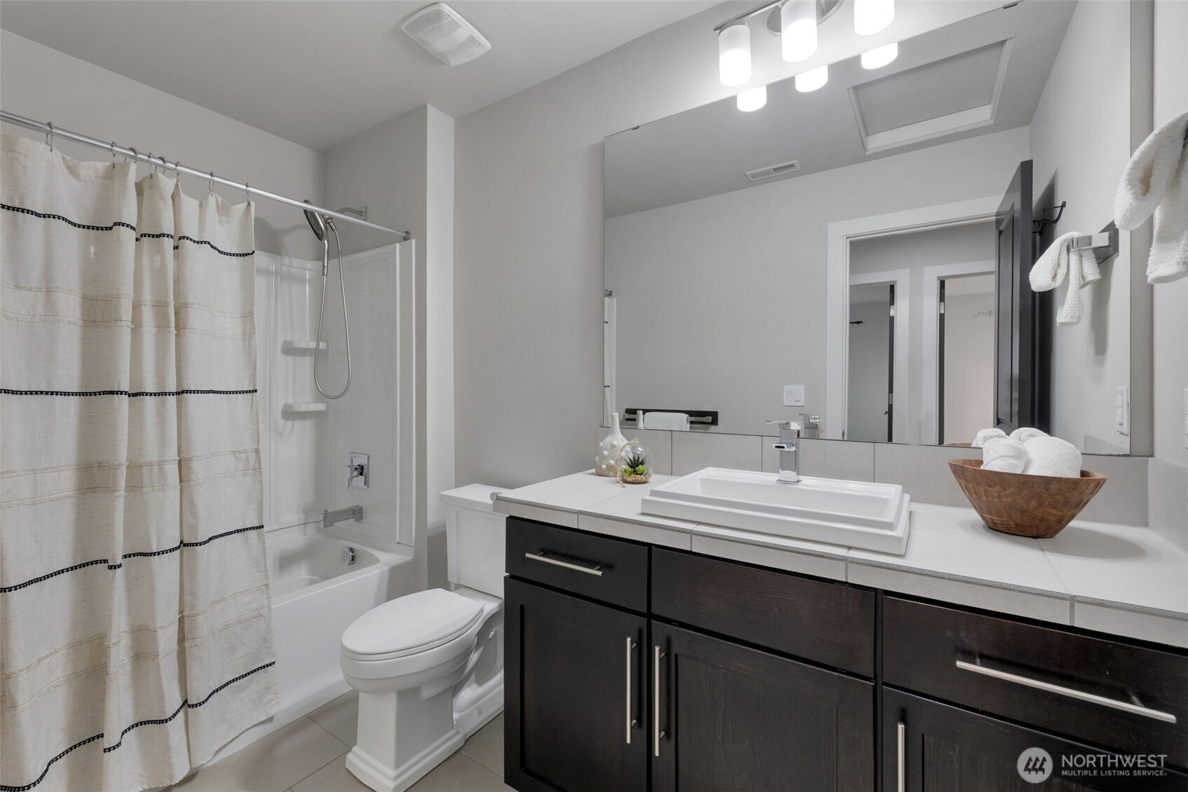 20513 Richmond Road Bothell, WA 98012 - Photo 23 of 40