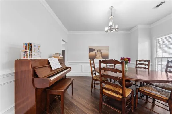 a view of a livingroom with furniture