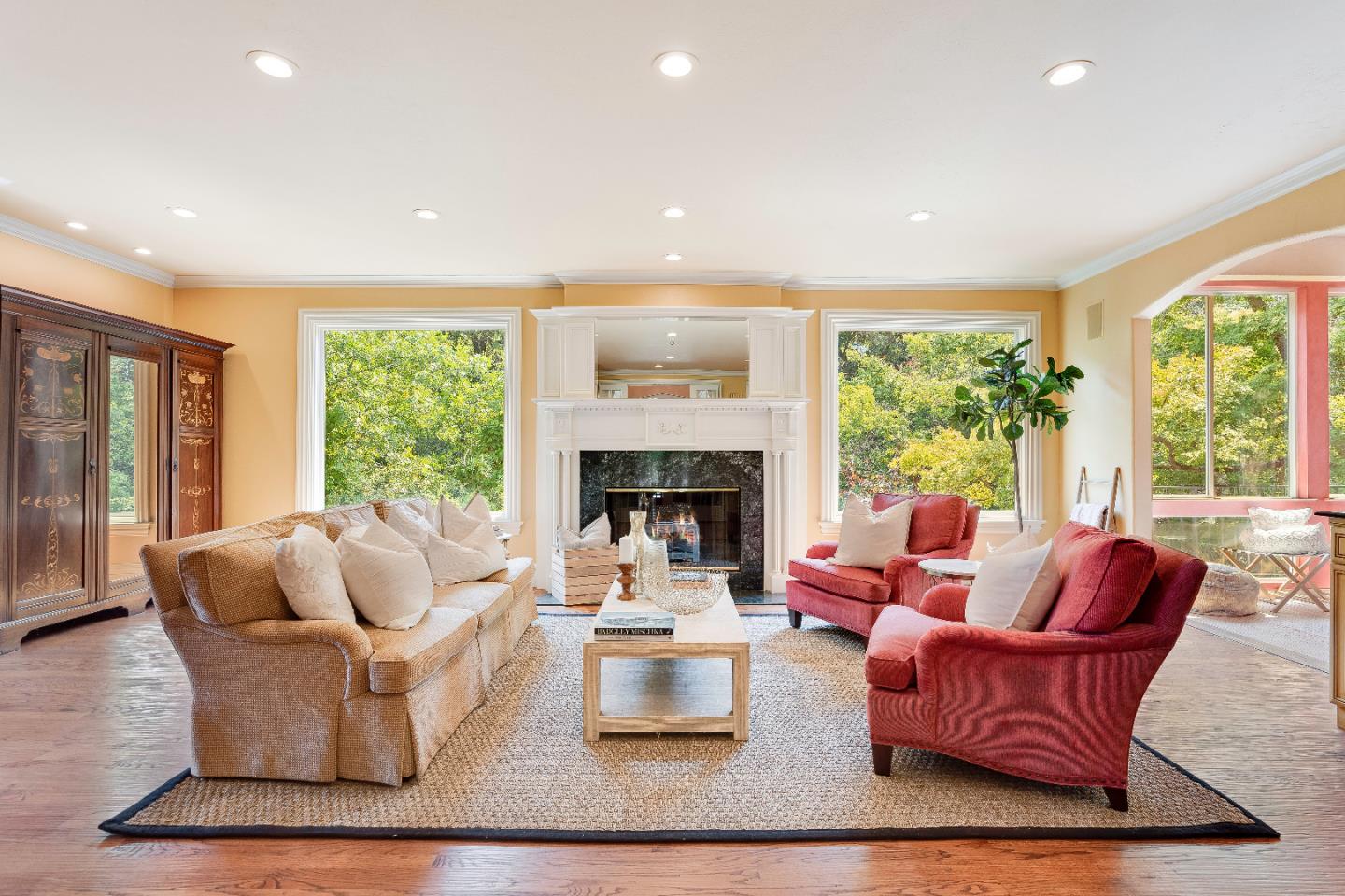 843 Chiltern Road Hillsborough, CA 94010 - Photo 15 of 94