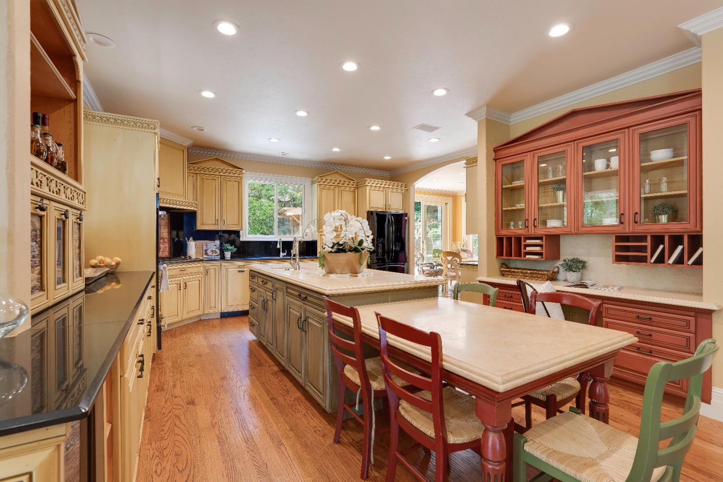 843 Chiltern Road Hillsborough, CA 94010 - Photo 21 of 94