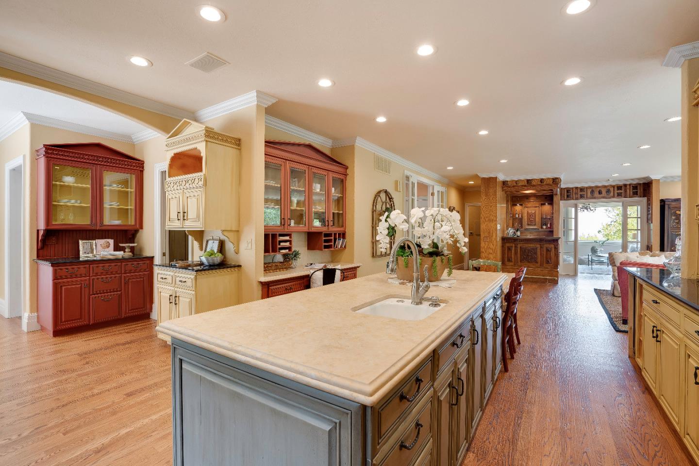 843 Chiltern Road Hillsborough, CA 94010 - Photo 24 of 94