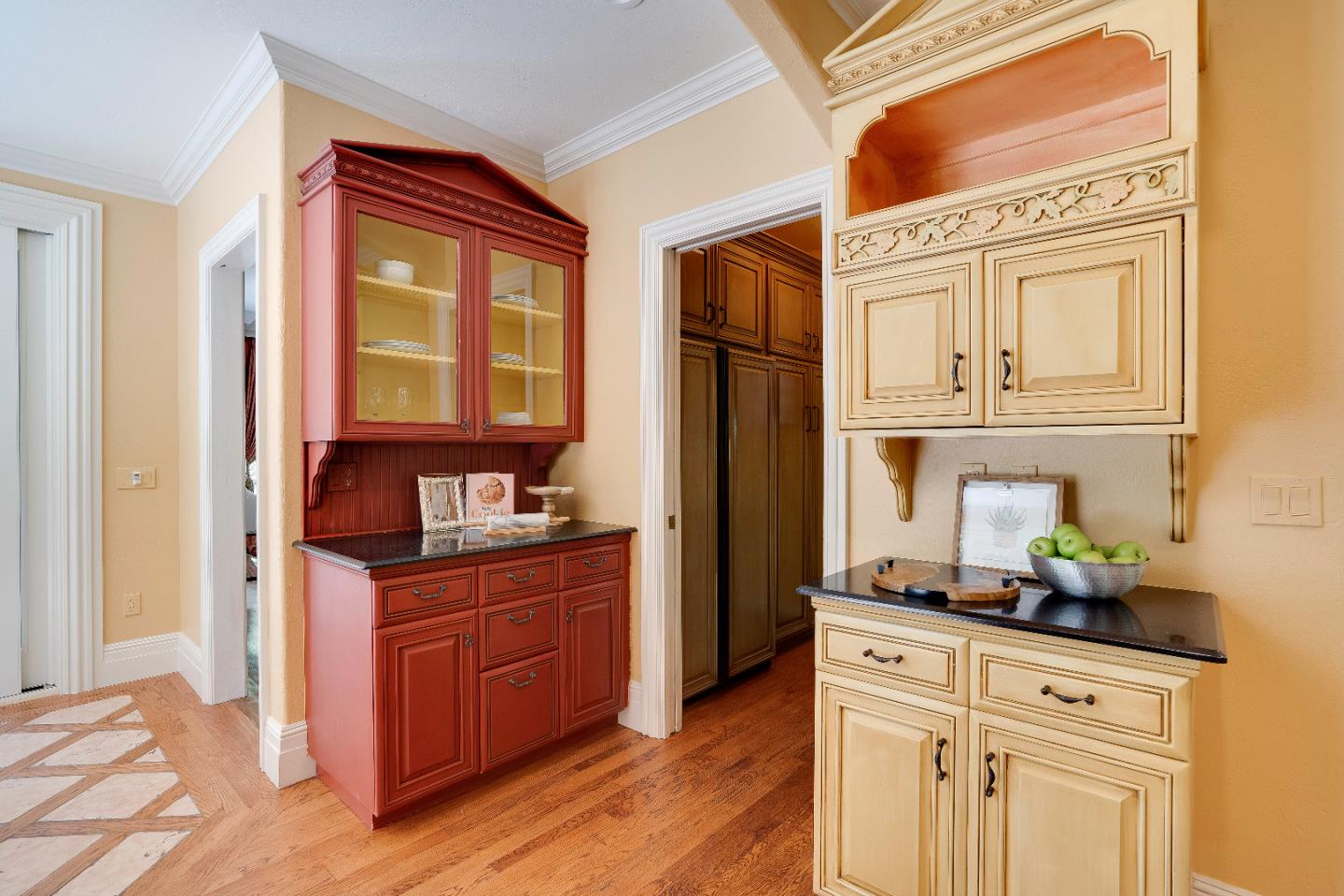 843 Chiltern Road Hillsborough, CA 94010 - Photo 25 of 94