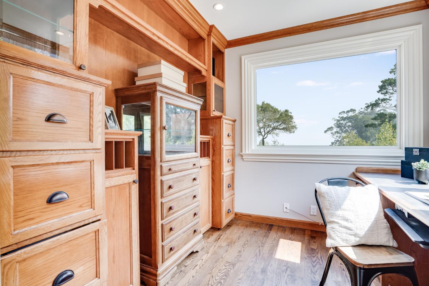 843 Chiltern Road Hillsborough, CA 94010 - Photo 39 of 94