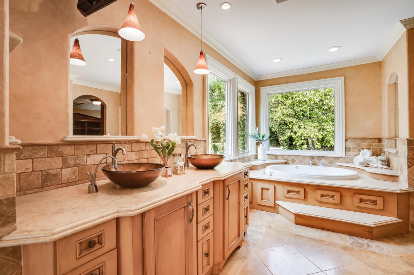 843 Chiltern Road Hillsborough, CA 94010 - Photo 49 of 94