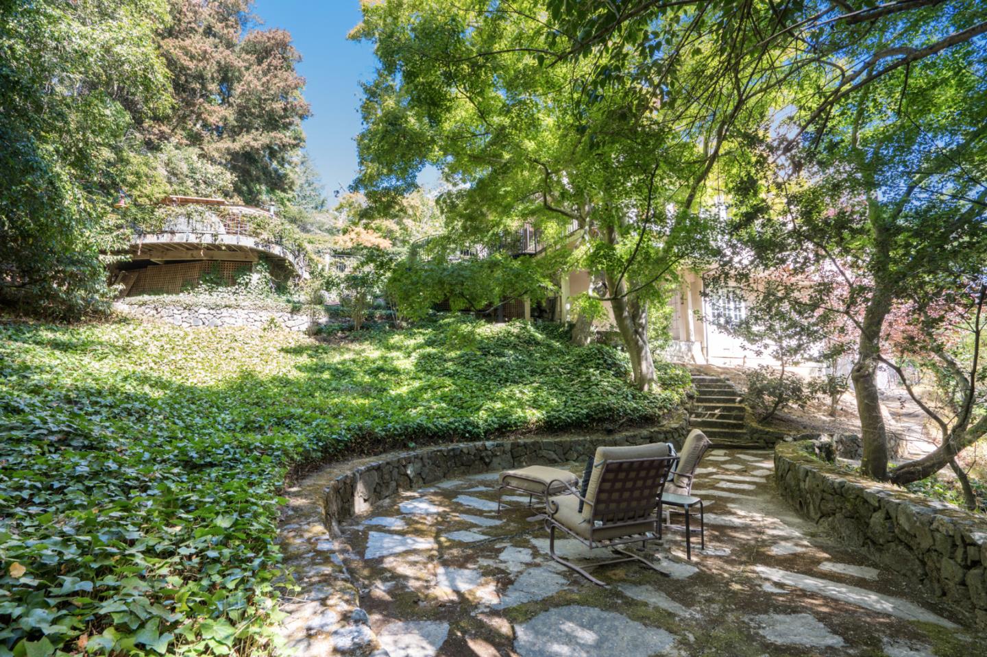 843 Chiltern Road Hillsborough, CA 94010 - Photo 85 of 94