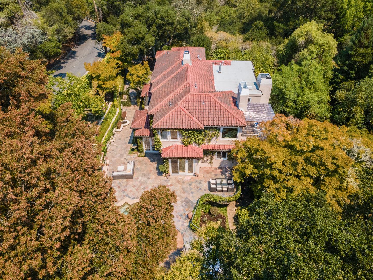 843 Chiltern Road Hillsborough, CA 94010 - Photo 87 of 94