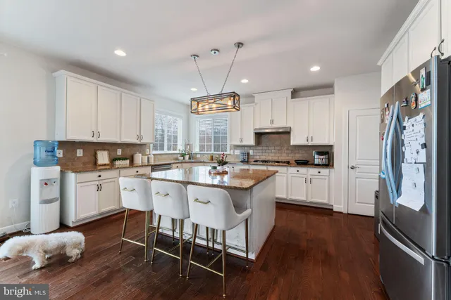 $5,495 | 6526 Wayside Place, Alexandria, VA 22310