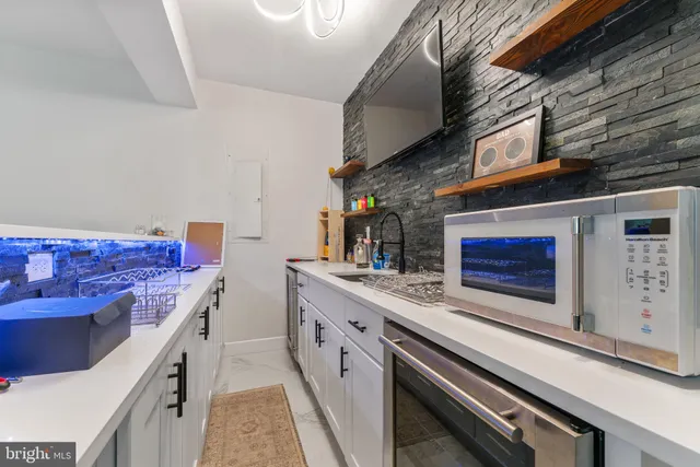 $5,495 | 6526 Wayside Place, Alexandria, VA 22310