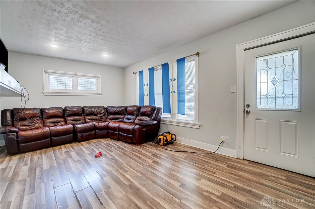 325 Roxbury Road Dayton, OH 45417 - Photo 5 of 17 Gallery Image 5