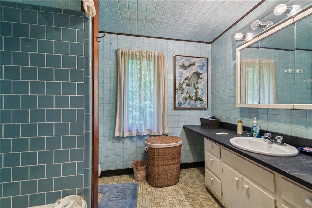 409 Valencia Road Mars, PA 16046 - Photo 12 of 28