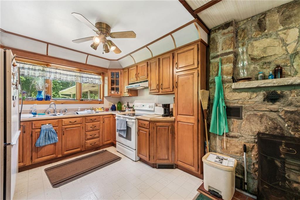 409 Valencia Road Mars, PA 16046 - Photo 6 of 28