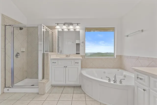 $985,000 | 5724 Brittlyns Court, Austin, TX 78730