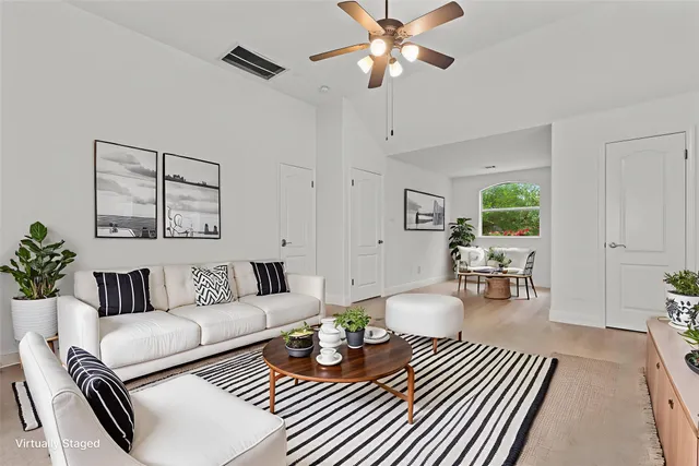 $985,000 | 5724 Brittlyns Court, Austin, TX 78730