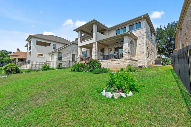 $985,000 | 5724 Brittlyns Court, Austin, TX 78730