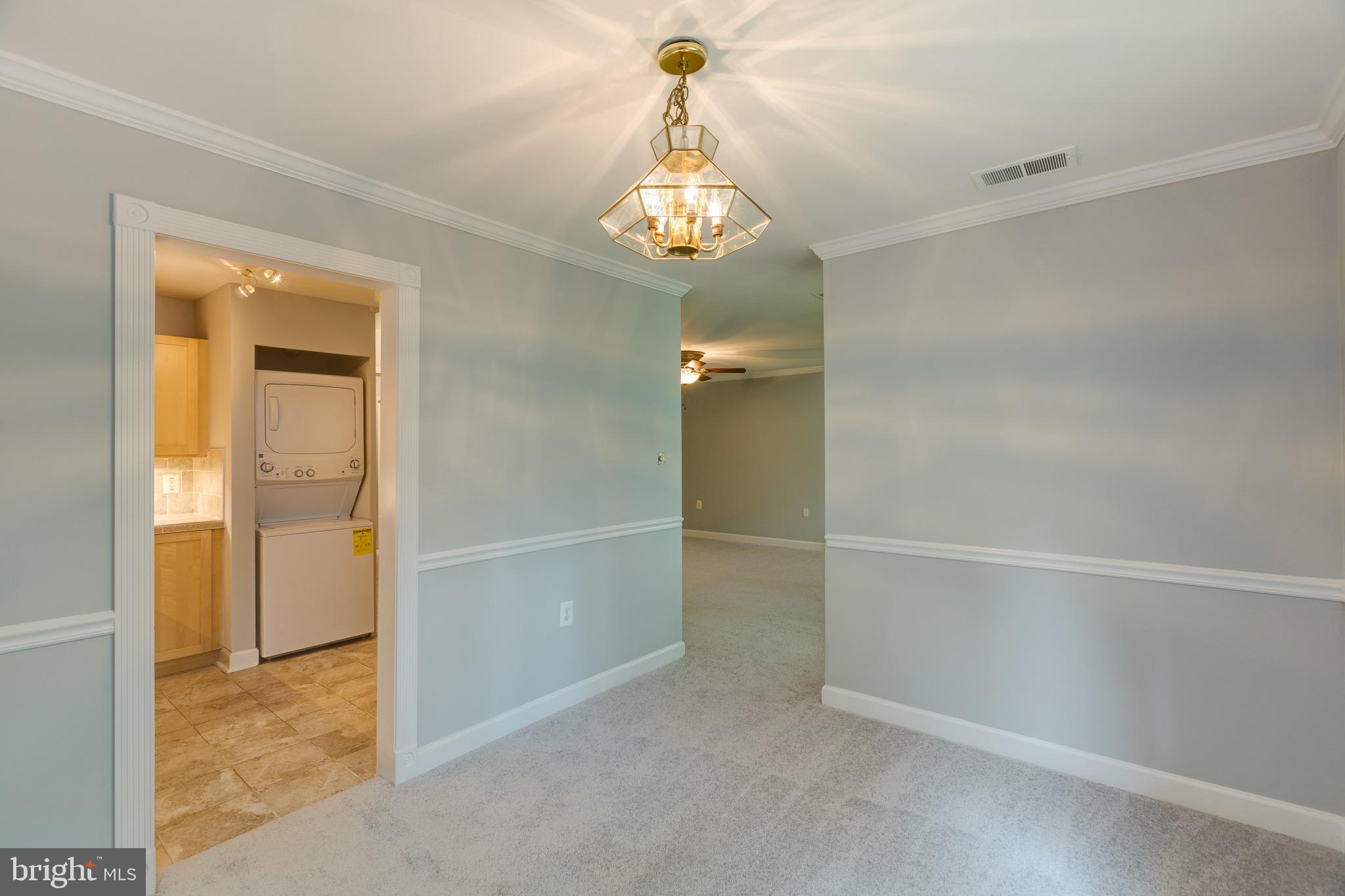 1404 Northgate Square, Unit 21C Reston, VA 20190 - Photo 12 of 32 Kitchen/ Dining Room