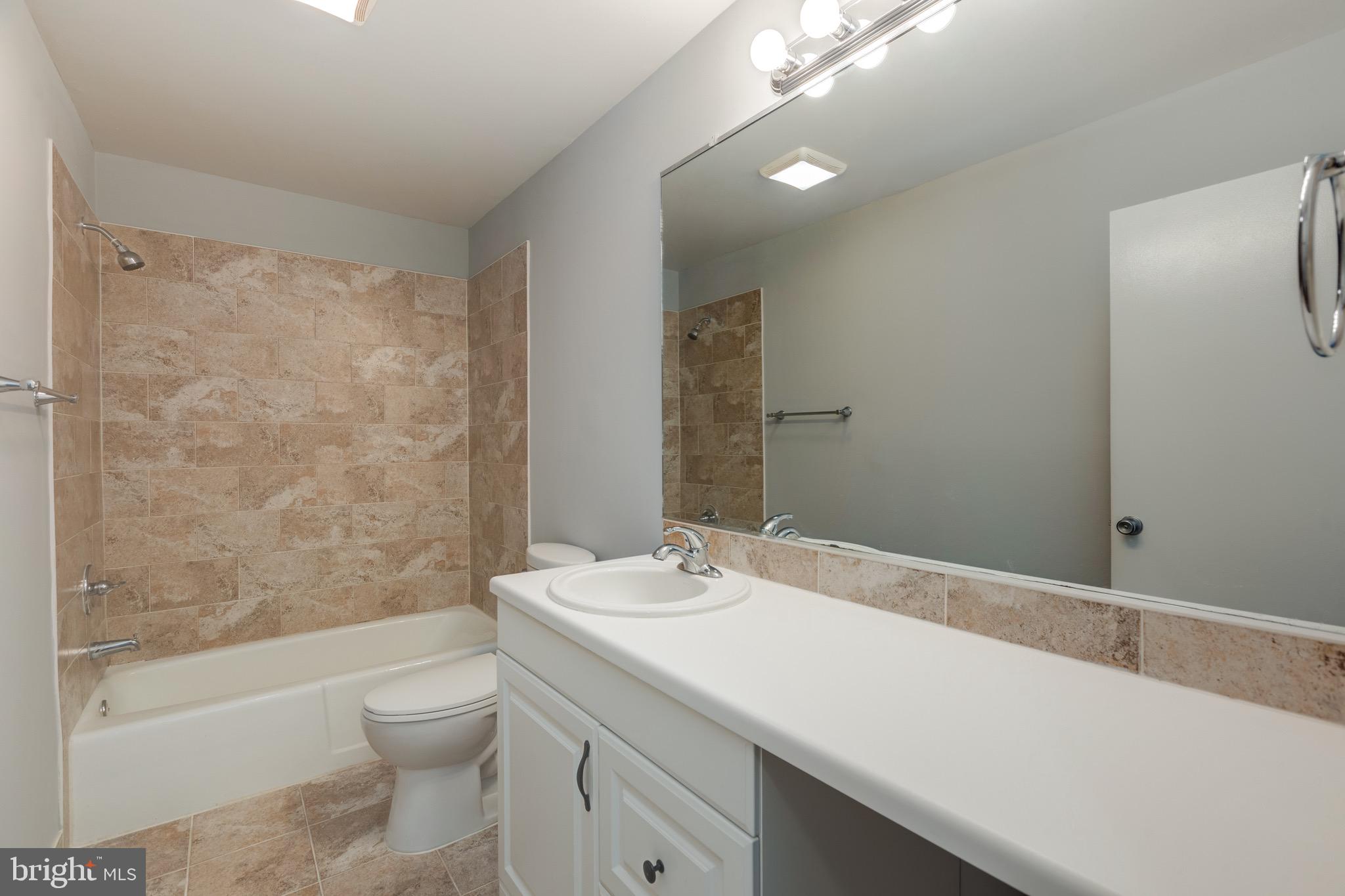 1404 Northgate Square, Unit 21C Reston, VA 20190 - Photo 18 of 32 Bathroom
