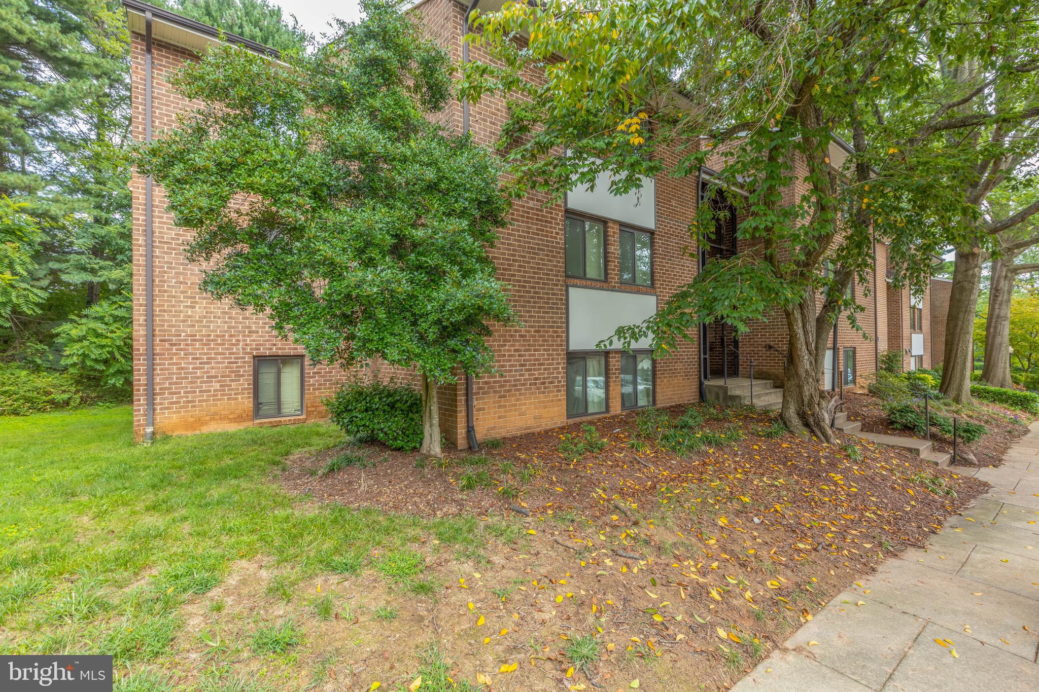 1404 Northgate Square, Unit 21C Reston, VA 20190 - Photo 3 of 32 side
