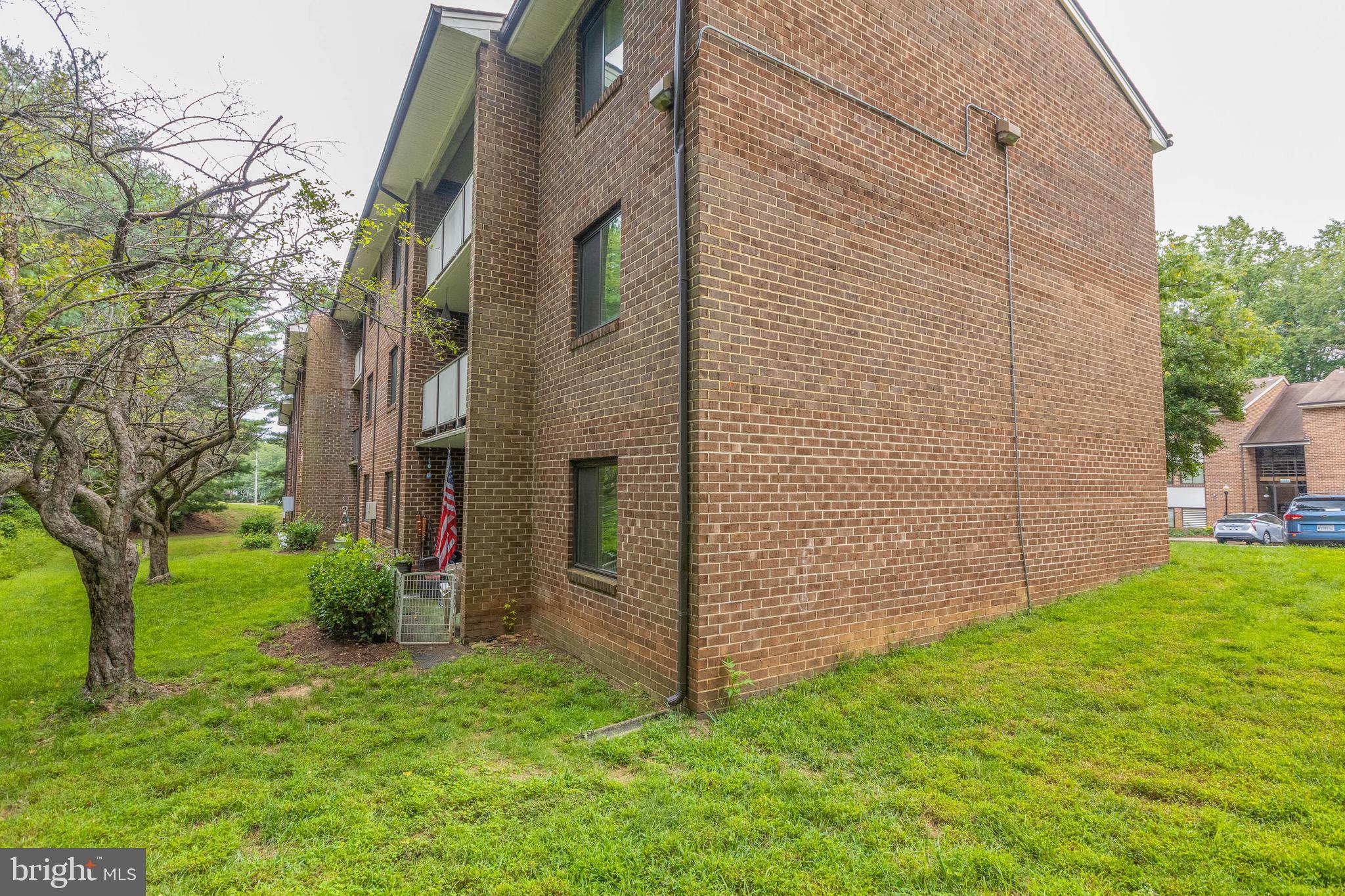 1404 Northgate Square, Unit 21C Reston, VA 20190 - Photo 31 of 32 Side