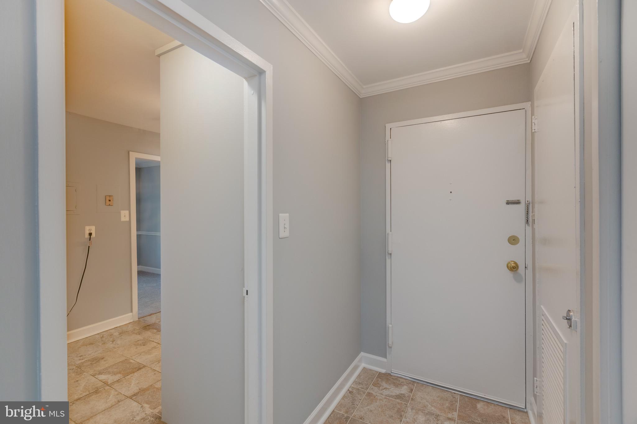 1404 Northgate Square, Unit 21C Reston, VA 20190 - Photo 5 of 32 entrance