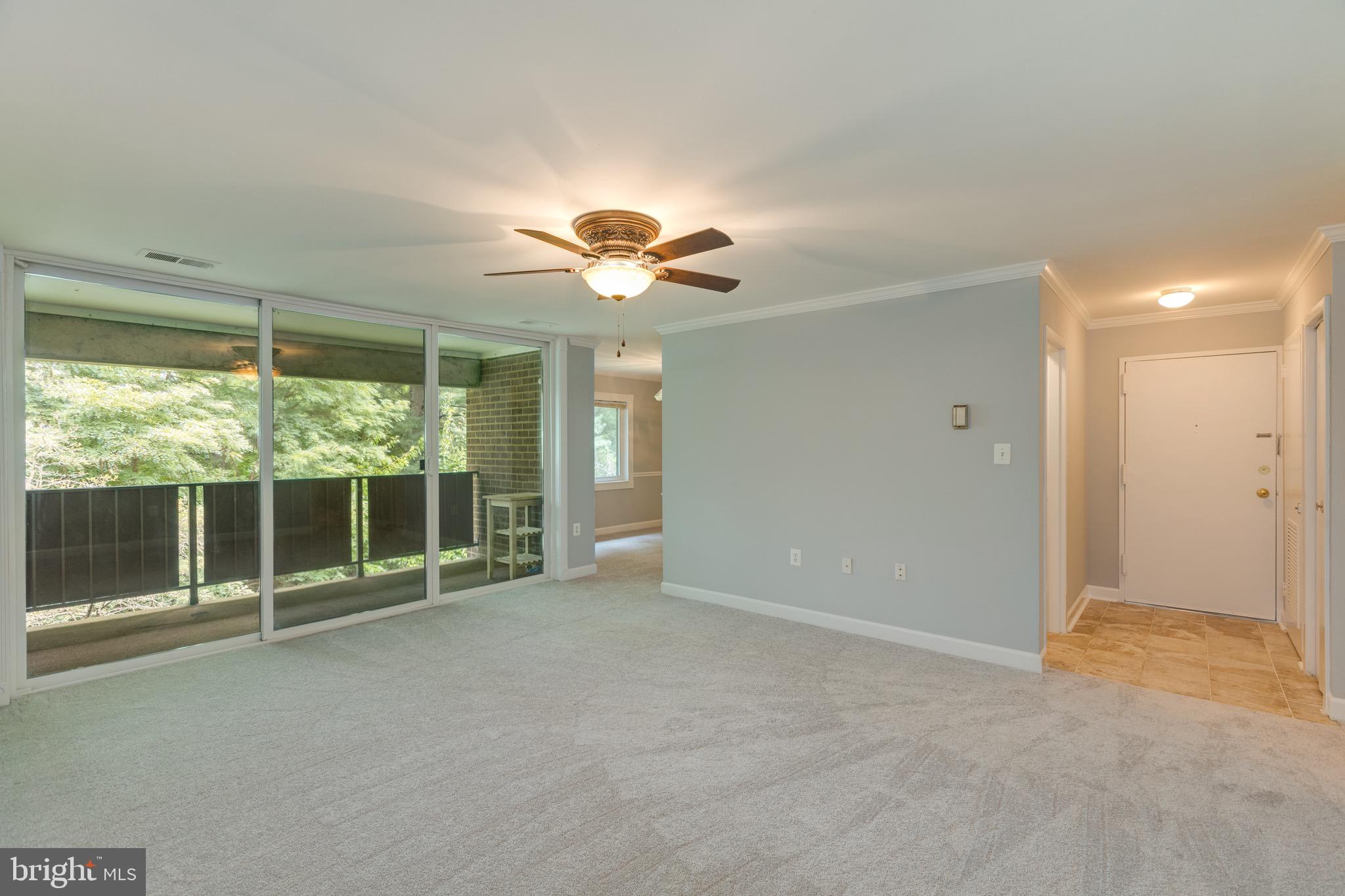 1404 Northgate Square, Unit 21C Reston, VA 20190 - Photo 7 of 32 Living Room