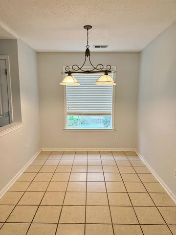 a view of a utility room