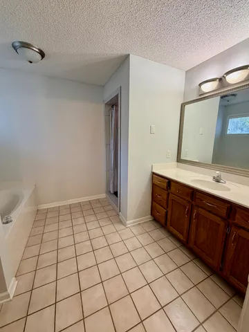 a view of a utility room