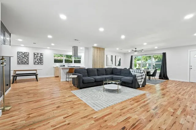 $435,000 | 1009 Walnut Street, Irving, TX 75060