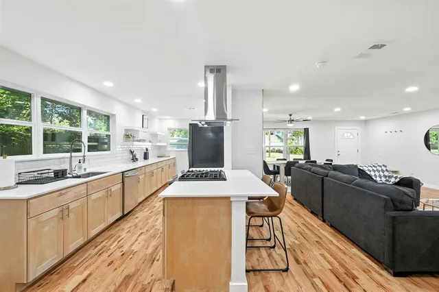 $435,000 | 1009 Walnut Street, Irving, TX 75060