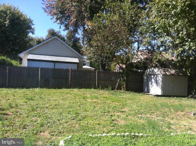 3142 Cofer Road Falls Church, VA 22042 - Photo 14 of 17 Back yard