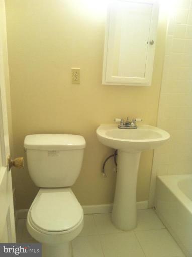 3142 Cofer Road Falls Church, VA 22042 - Photo 8 of 17 Bath #1