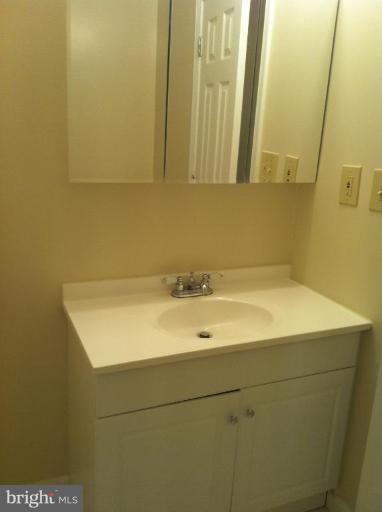 3142 Cofer Road Falls Church, VA 22042 - Photo 10 of 17 Bath #2