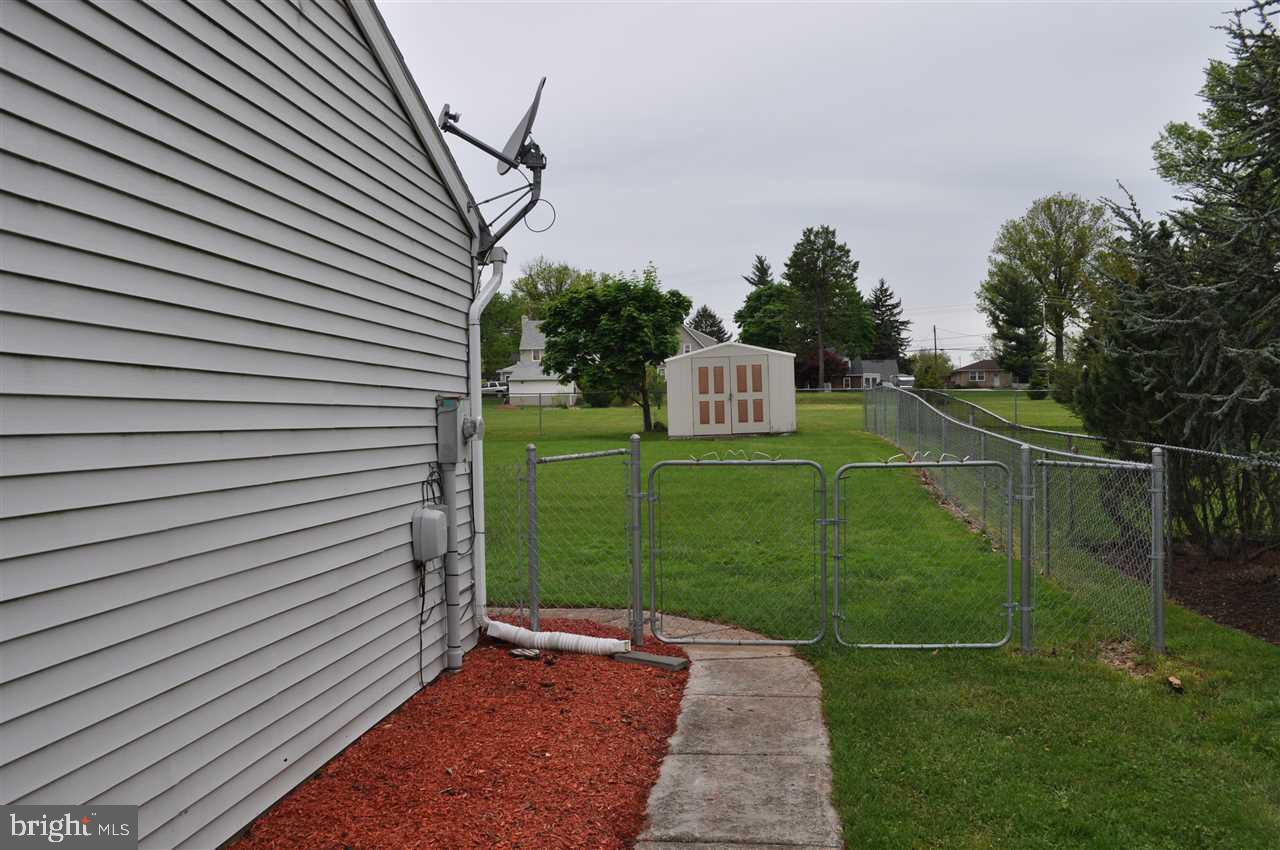 2421 Heather Road York, PA 17408 - Photo 2 of 30 Gallery Image 2