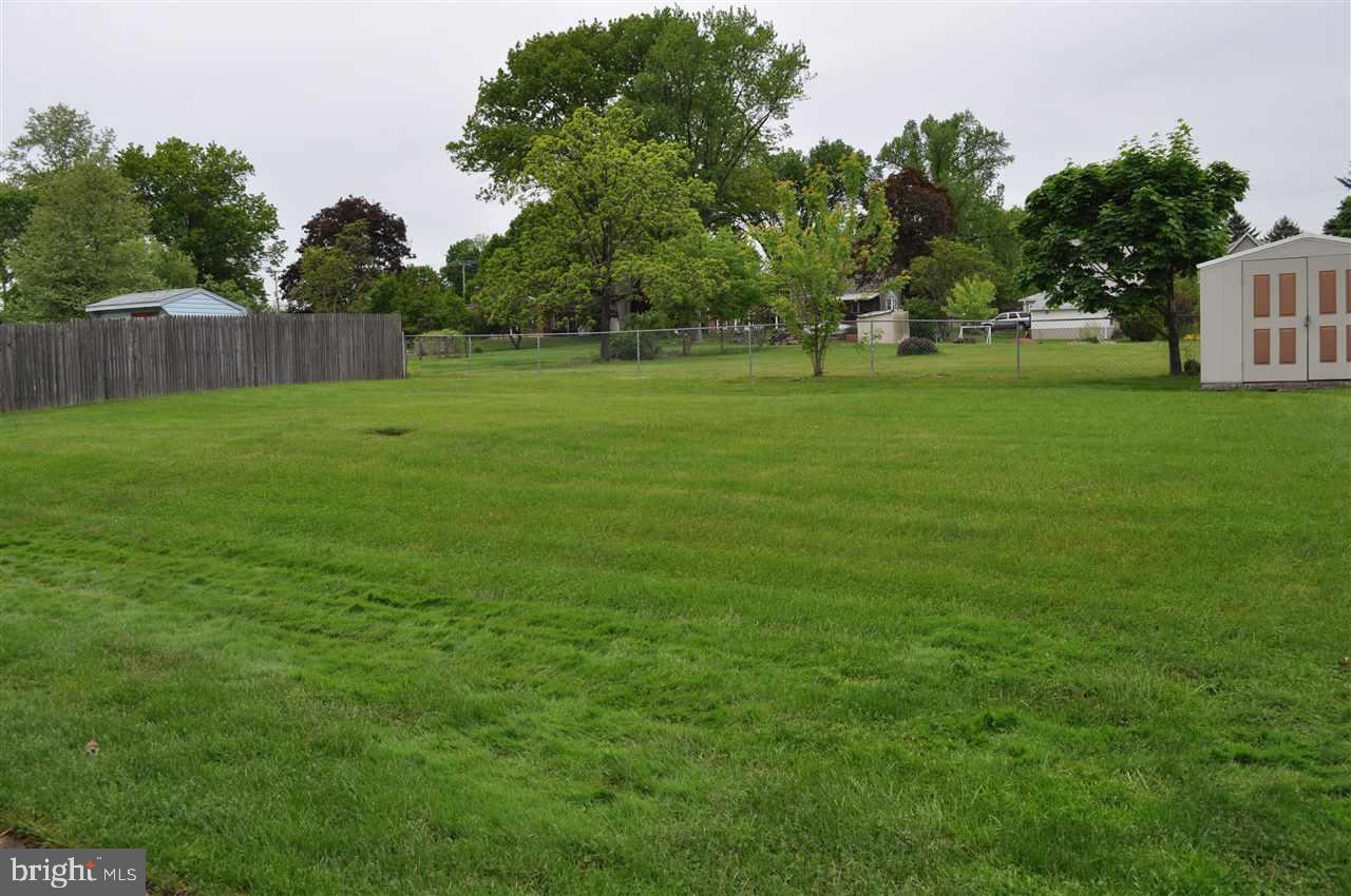2421 Heather Road York, PA 17408 - Photo 3 of 30 Gallery Image 3