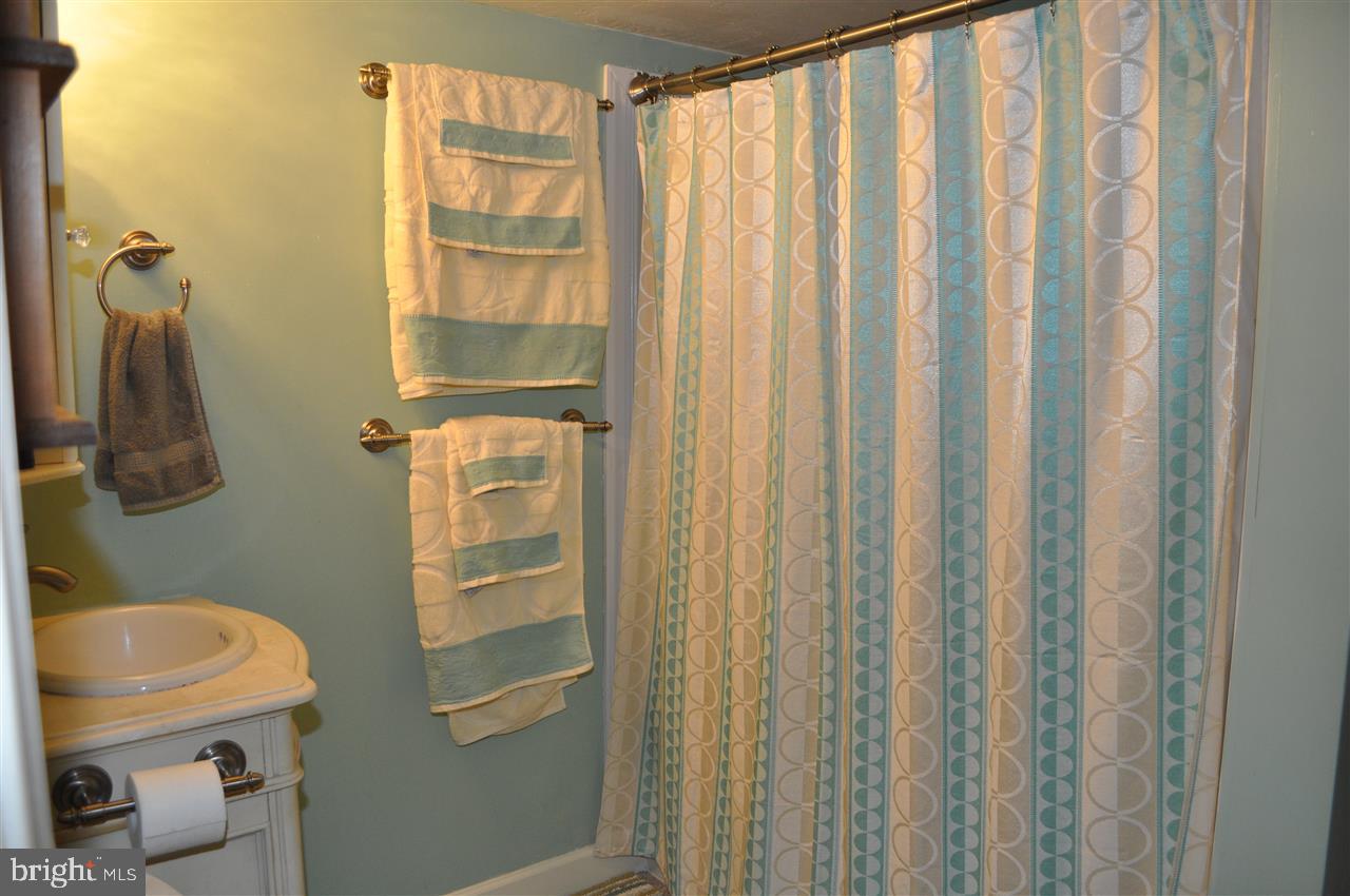 2421 Heather Road York, PA 17408 - Photo 23 of 30 Gallery Image 23