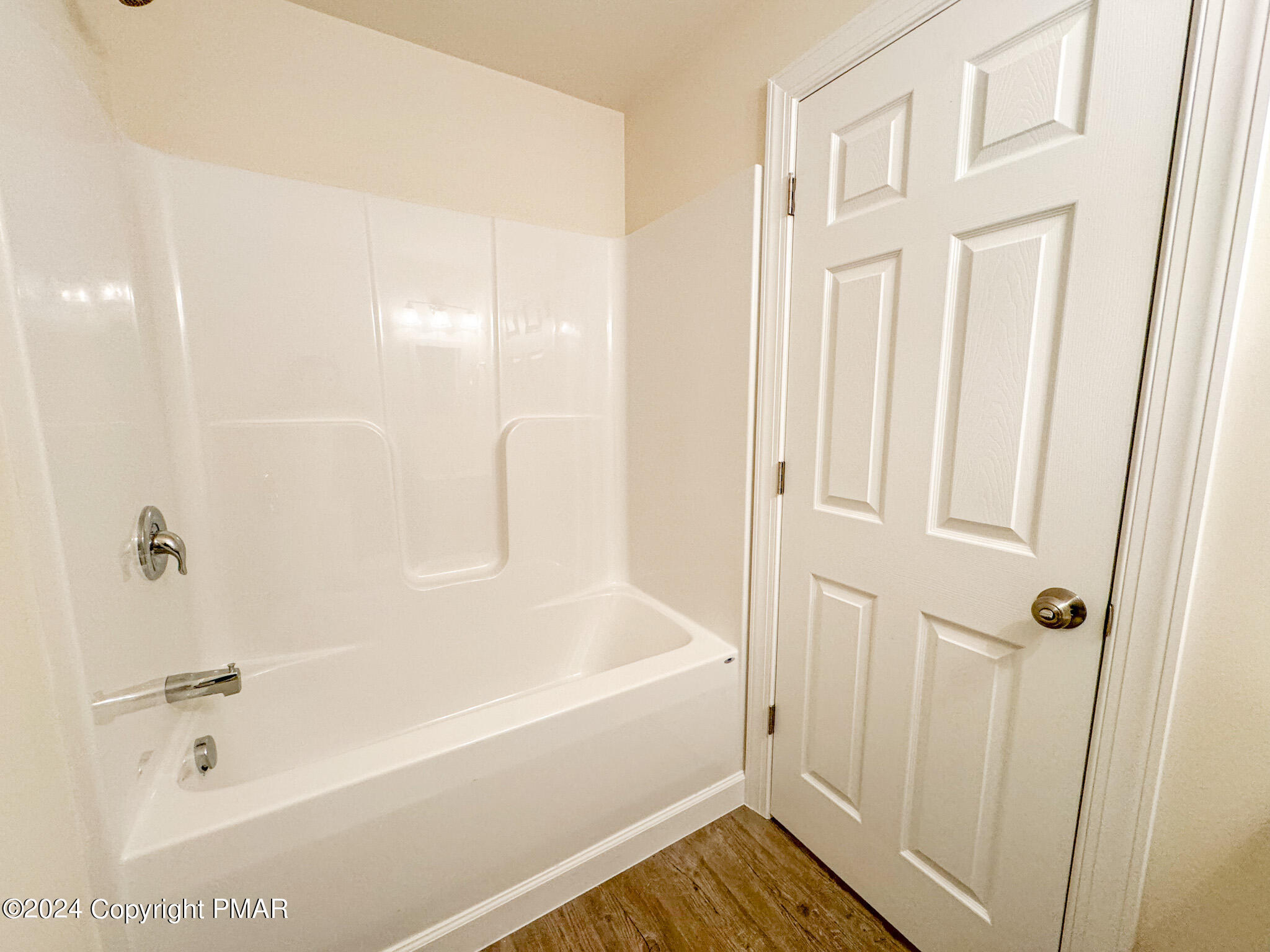 1574 Cherry Lane Road, Unit #1) East Stroudsburg, PA 18301 - Photo 12 of 13 Main Bath Tub