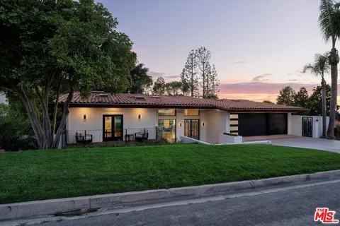 $6,388,000 | 1325 Vía Gabriel, Palos Verdes Estates, CA 90274