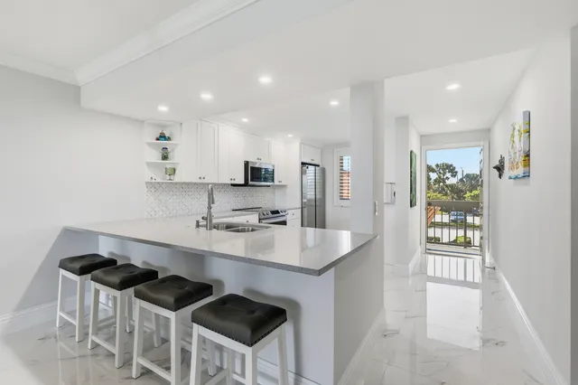 $739,000 | 501 South Seas Drive, Unit 203, Jupiter, FL 33477