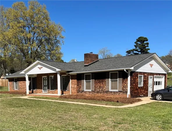 $269,900 | 200 Choyce Street, Lexington, NC 27295