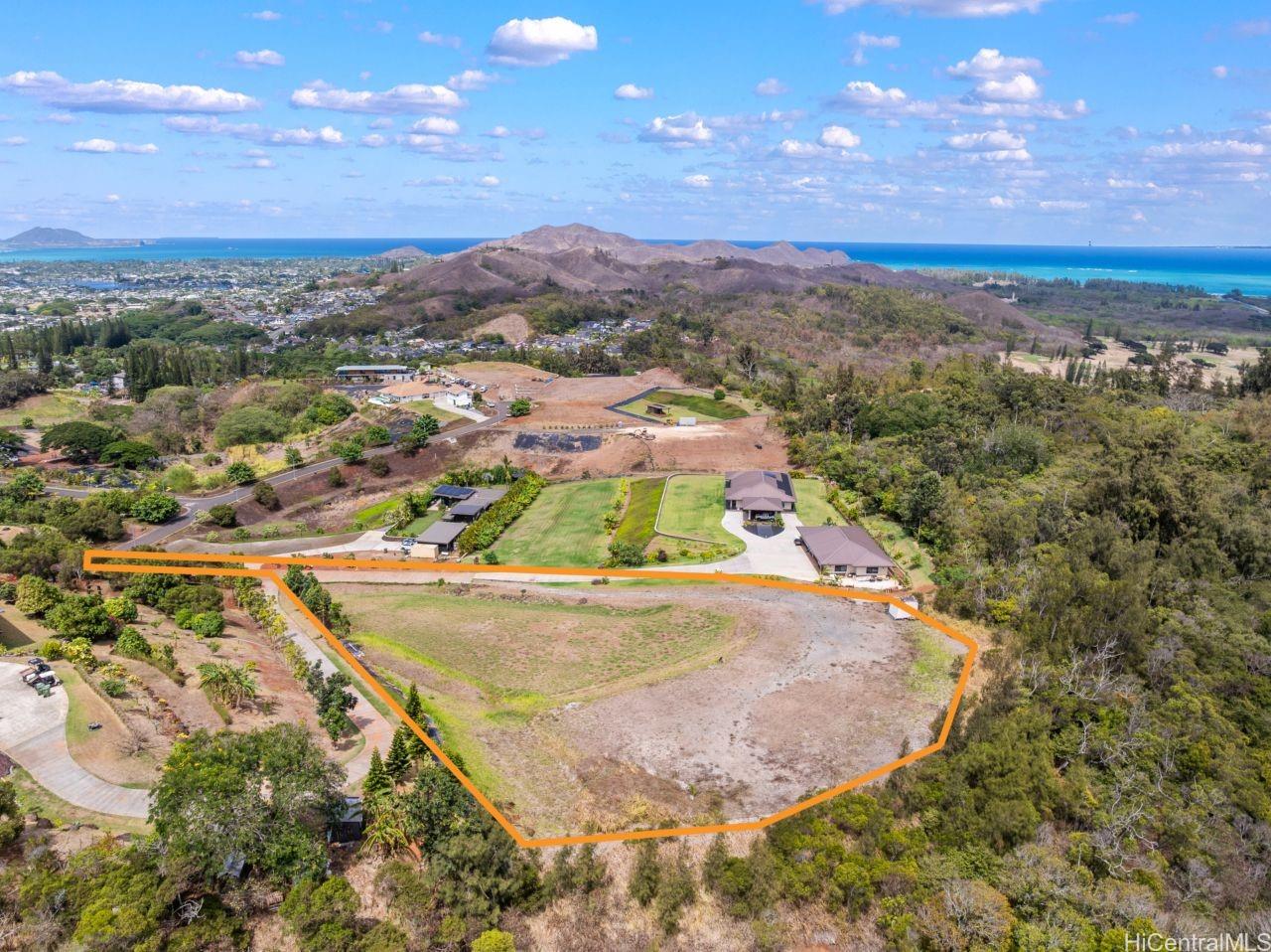 42-100 Old Kalanianaole Road, Unit 8 Kailua, HI 96734 - Photo 4 of 10 a view of a city