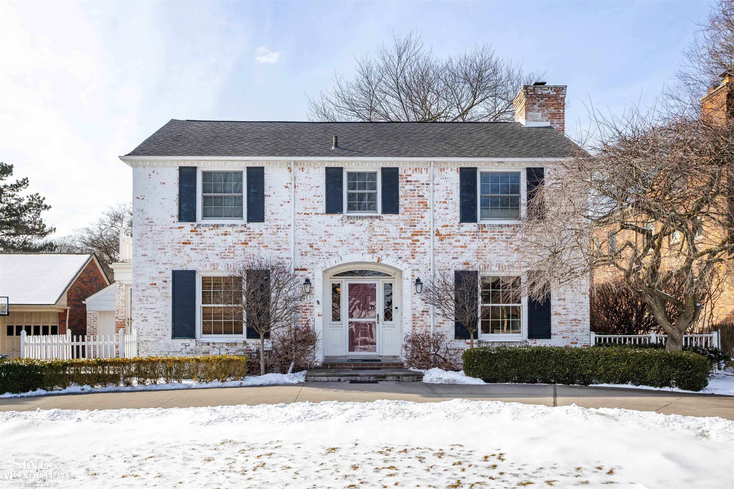 911 Whittier Road Grosse Pointe, MI 48230 - Photo 1 of 57 50166486-b9be5206-0966-470f-be66-a4b46b5024e4.JPG