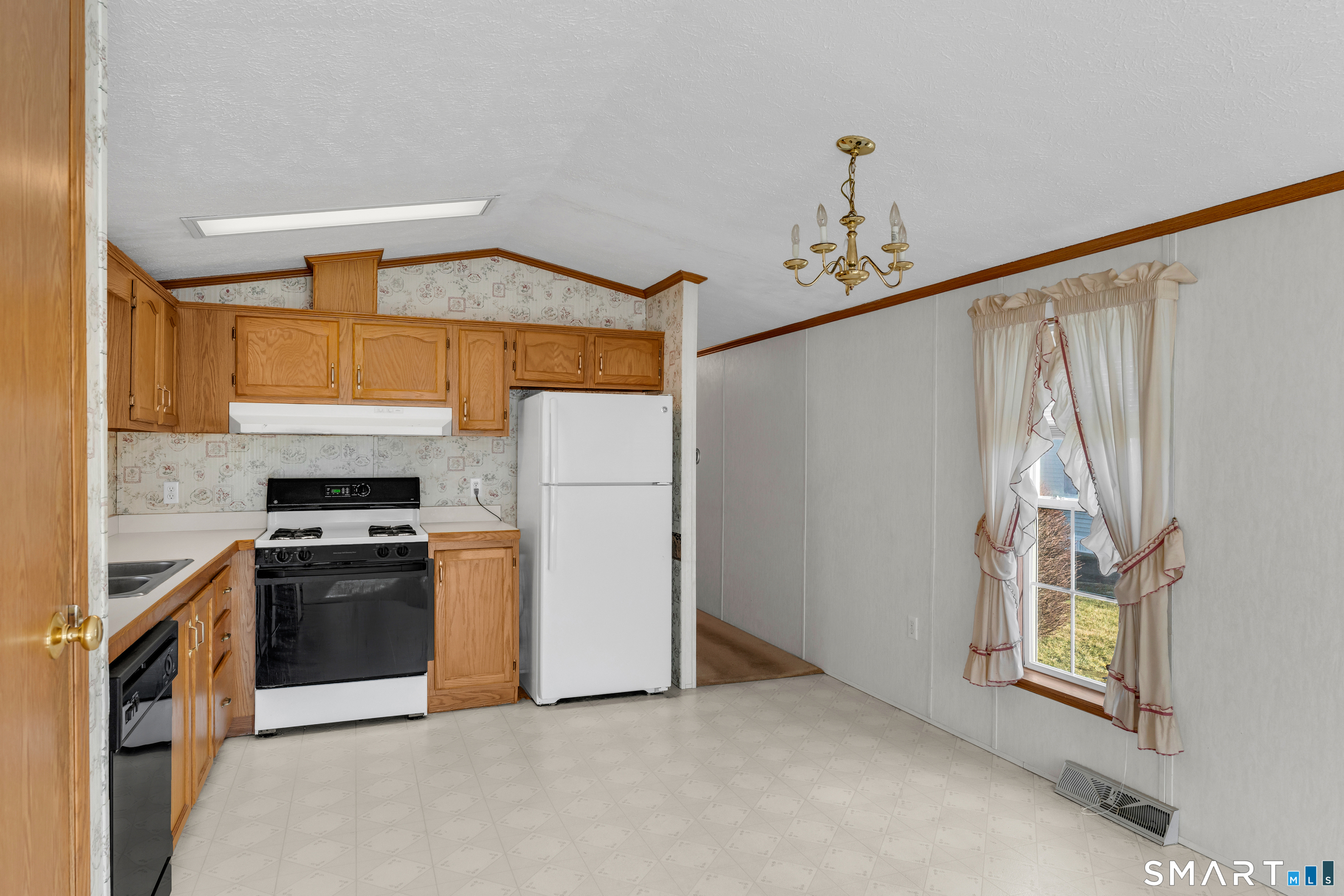 4 Maple Road Southington, CT 06489 - Photo 15 of 35