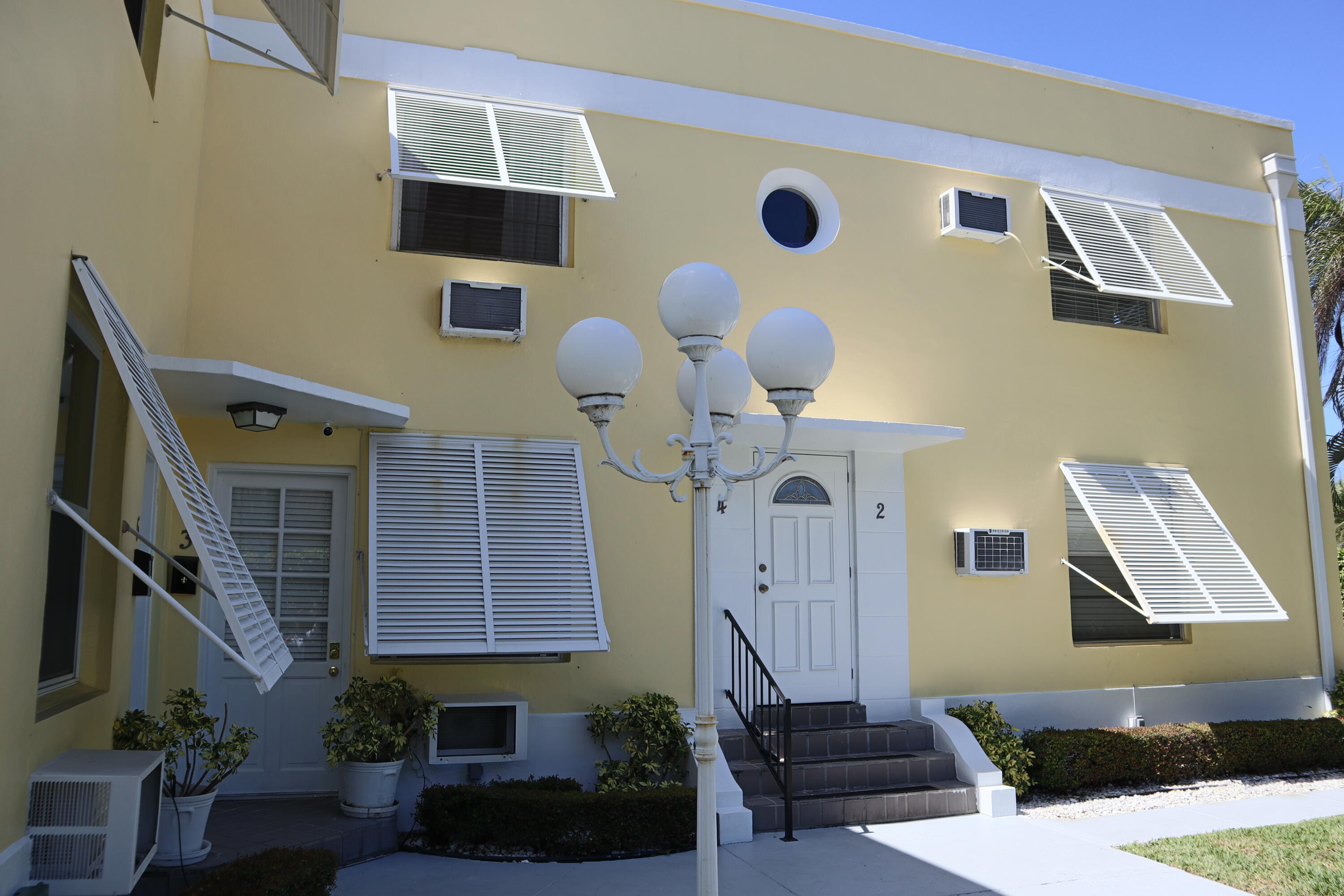 172 North County Road, Unit 4 Palm Beach, FL 33480 - Photo 10 of 26 IMG_0729