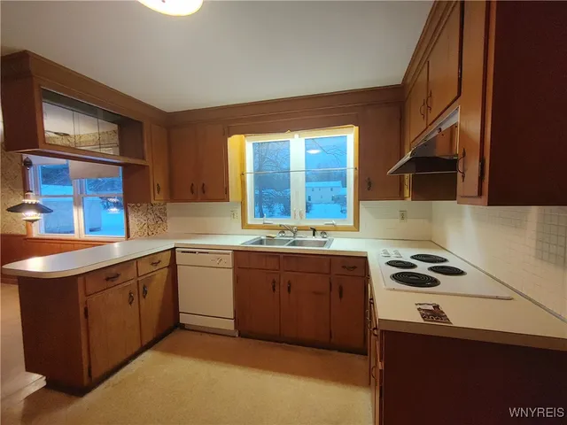 $295,000 | 4750 Schurr Road, Clarence, NY 14031