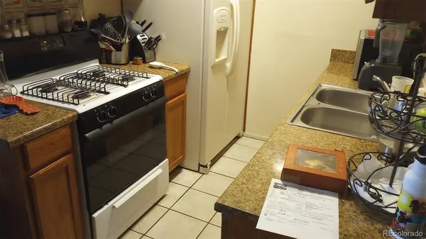 $1,200 | 10762 East Exposition Avenue, Unit 136, Aurora, CO 80012