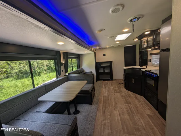 $393,500 | 143 Elk Ridge Lane, Newcomb, TN 37819